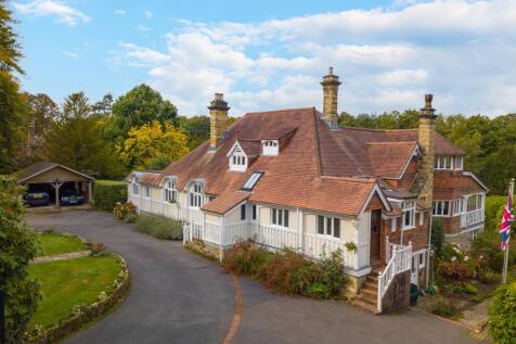 Swissland Hill, East Grinstead RH19 4 bed detached house for sale