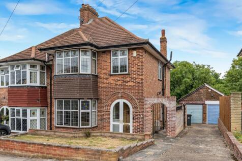 3 bedroom semi-detached house for sale