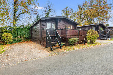 2 bedroom lodge for sale