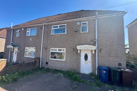 Vallum Road, Throckley, Newcastle... 3 bed semi