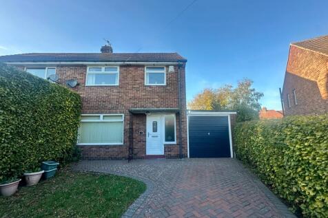 3 bedroom semi-detached house for sale