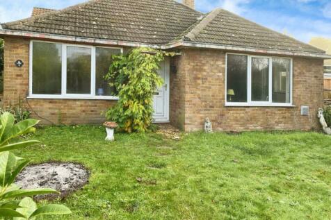 2 bedroom detached bungalow for sale