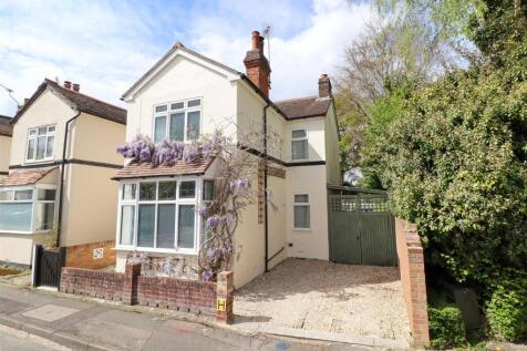 Lyndford Terrace, Fleet GU52 2 bed house for sale