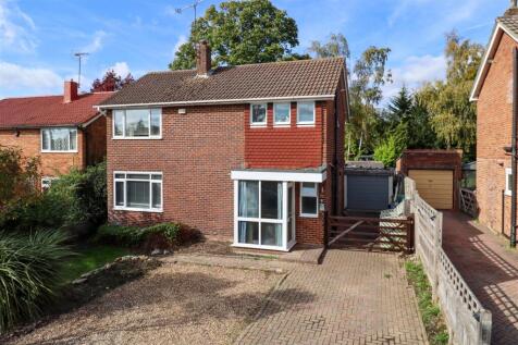Carlton Crescent, Church Crookham GU52 3 bed detached house for sale