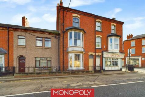 4 bedroom terraced house for sale