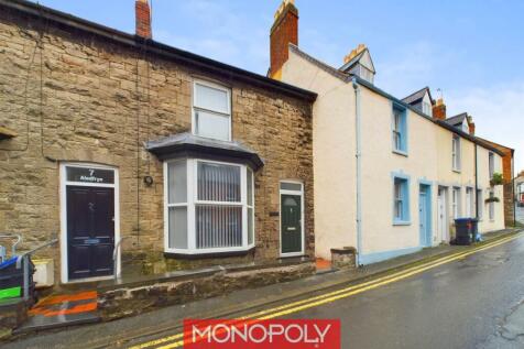 2 bedroom end of terrace house for sale