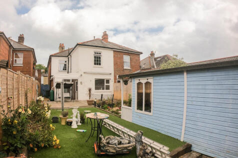 High Street, Wootton Bridge 3 bed semi