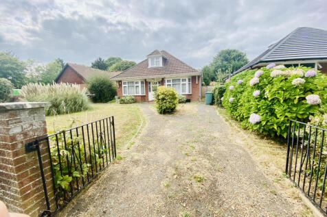 Church Road, Wootton Bridge 4 bed detached bungalow for sale