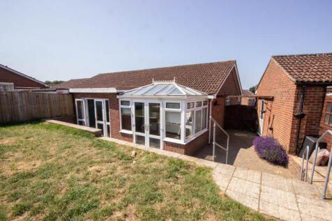 Hefford Road, East Cowes, Isle of Wight 2 bed bungalow for sale