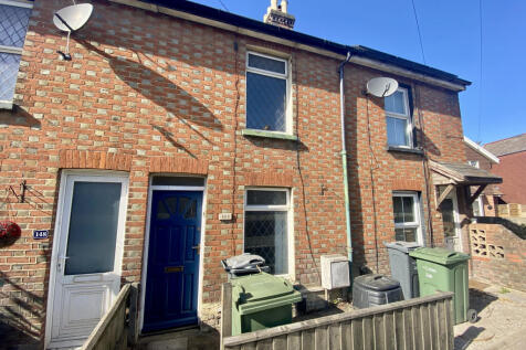 Carisbrooke Road, Newport, 2 bed cottage for sale