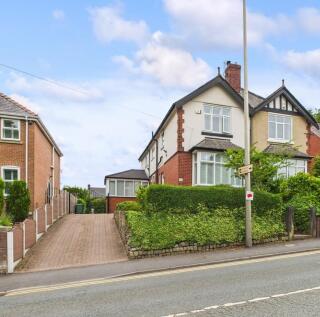 3 bedroom semi-detached house for sale