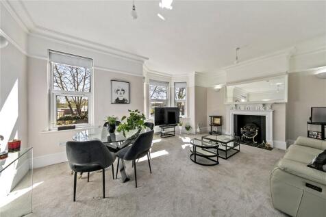 Upper Richmond Road West, East Sheen... 2 bed apartment for sale