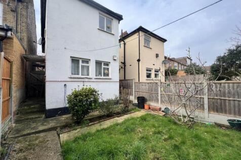 Sheringham Avenue, Manor Park, E12 3 bed semi