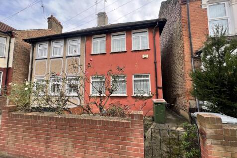 Sheringham Avenue, Manor Park, E12 3 bed semi