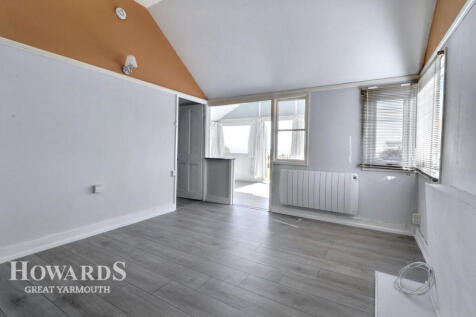 Little Scratby Crescent, Scratby 3 bed detached bungalow for sale