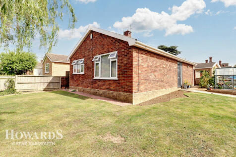 St Edmunds Road, Acle 2 bed detached bungalow for sale