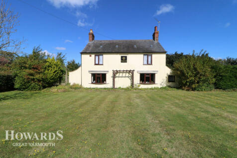 Main Road, Ormesby St Michael 5 bed detached house for sale