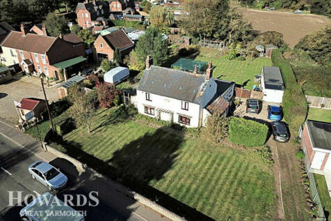 Main Road, Ormesby St Michael 5 bed detached house for sale