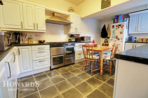 North Denes Road, Great Yarmouth 9 bed terraced house for sale