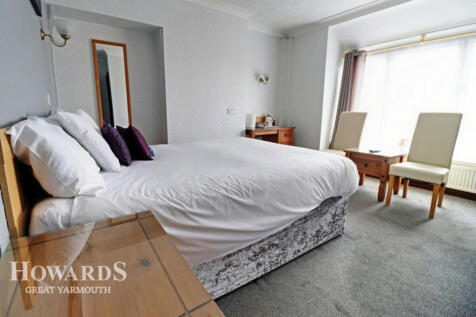 North Denes Road, Great Yarmouth 9 bed terraced house for sale