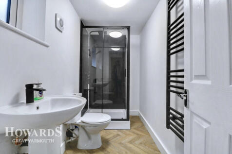 St Peters Road, Great Yarmouth 3 bed terraced house for sale