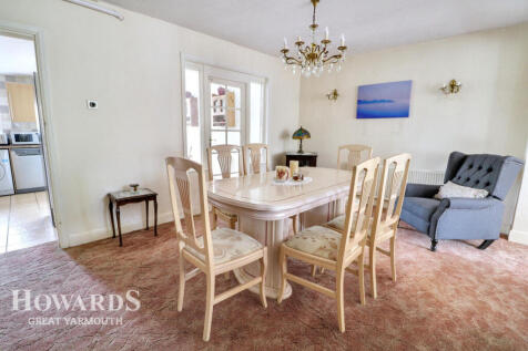 Beatty Road, Great Yarmouth 3 bed semi