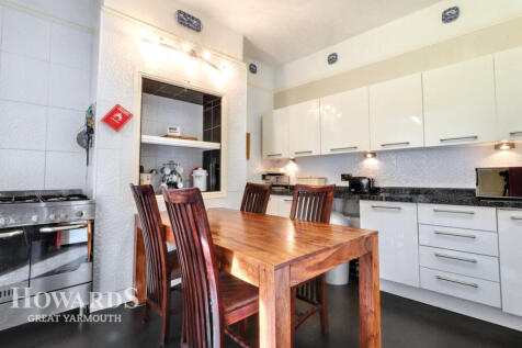 Nelson Road North, Great Yarmouth 8 bed terraced house for sale
