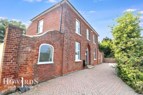 Main Road, Rollesby 4 bed detached house for sale