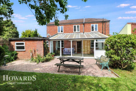 Main Road, Rollesby 4 bed detached house for sale