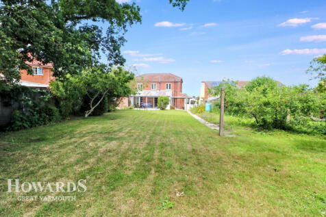 Main Road, Rollesby 4 bed detached house for sale