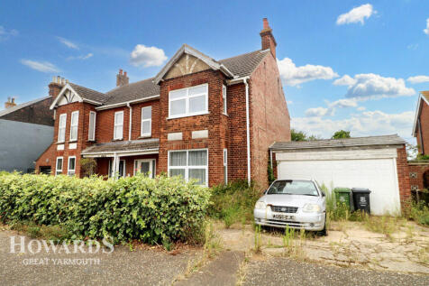 4 bedroom semi-detached house for sale