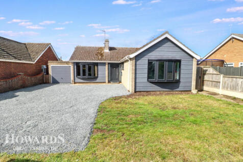 Beach Road, Scratby 4 bed detached bungalow for sale