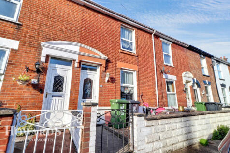 Hammond Road, Great Yarmouth 3 bed terraced house for sale