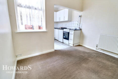 Lancaster Road, Great Yarmouth 2 bed end of terrace house for sale