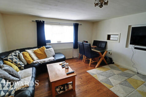 Deneside, Great Yarmouth 2 bed terraced house for sale