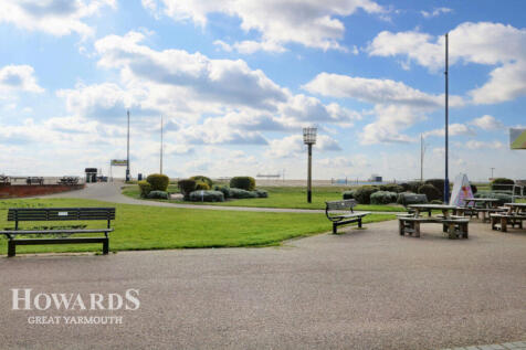 Marine Parade, Great Yarmouth 5 bed terraced house for sale