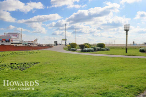 Marine Parade, Great Yarmouth 5 bed terraced house for sale