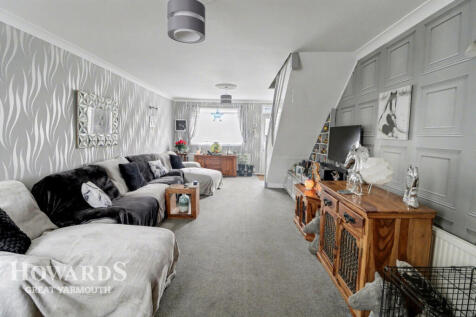 Alderson Road, Great Yarmouth 2 bed terraced house for sale