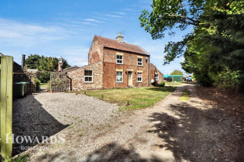 Beccles Road, Belton 3 bed detached house for sale