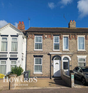 Lowestoft Road, Gorleston 3 bed terraced house for sale