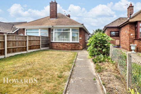2 bedroom semi-detached bungalow for sale