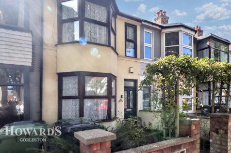 Avondale Road, Gorleston 3 bed end of terrace house for sale