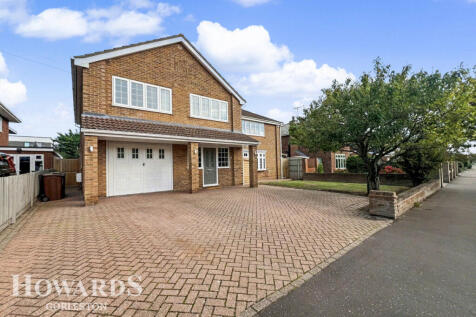 Buxton Avenue, Gorleston 5 bed detached house for sale