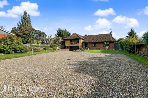 New Road, Fritton 5 bed detached house for sale