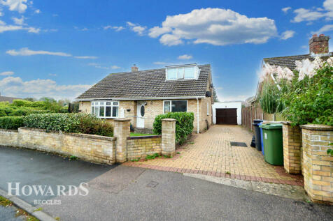 3 bedroom detached bungalow for sale