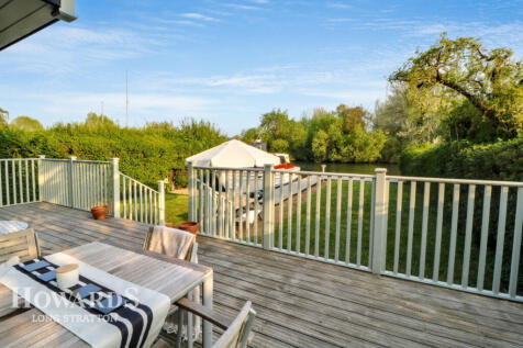 3 bedroom lodge for sale