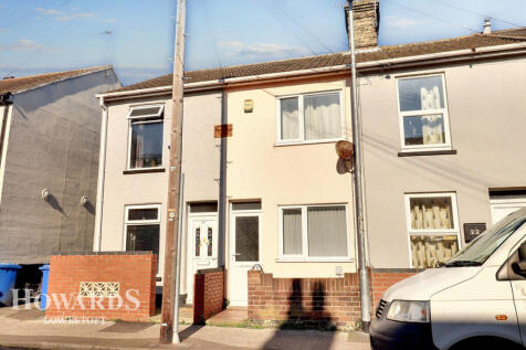 Norwich Road, Lowestoft 3 bed terraced house for sale