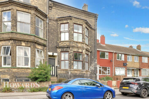 Denmark Road, Lowestoft 3 bed terraced house for sale