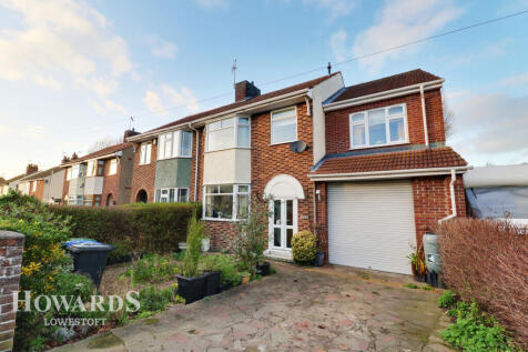 4 bedroom semi-detached house for sale