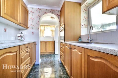 Blackheath Road, Lowestoft 4 bed detached house for sale